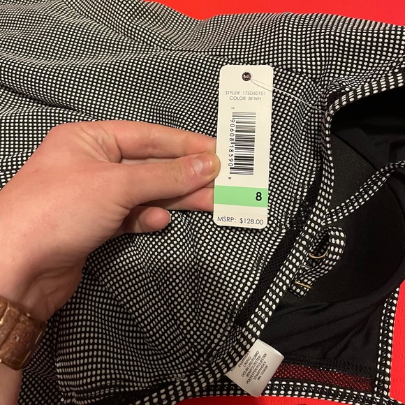 Anne Cole Sexy Slimming B&W Skirted One-piece Suit - Picture 7 of 7